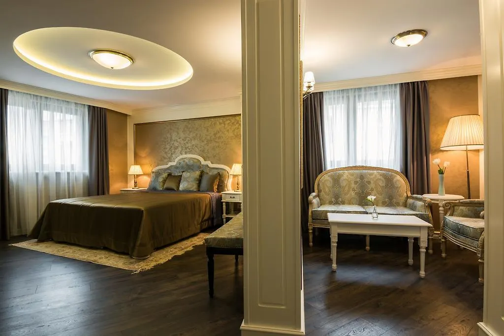 Boutique Guest House Coco Plowdiw 3*,